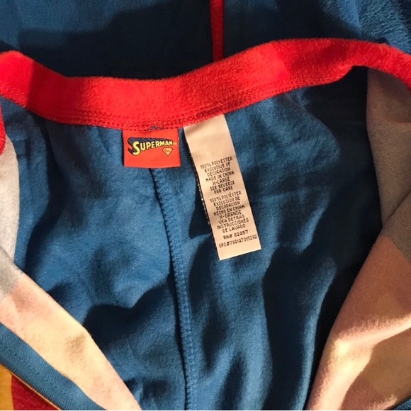 Superman Pajama Onesie with Red Cape NWOT Men’s XL - Picture 3 of 4